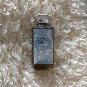 New BBW Frosted Coconut Snowball Moisturizing Shower Gel